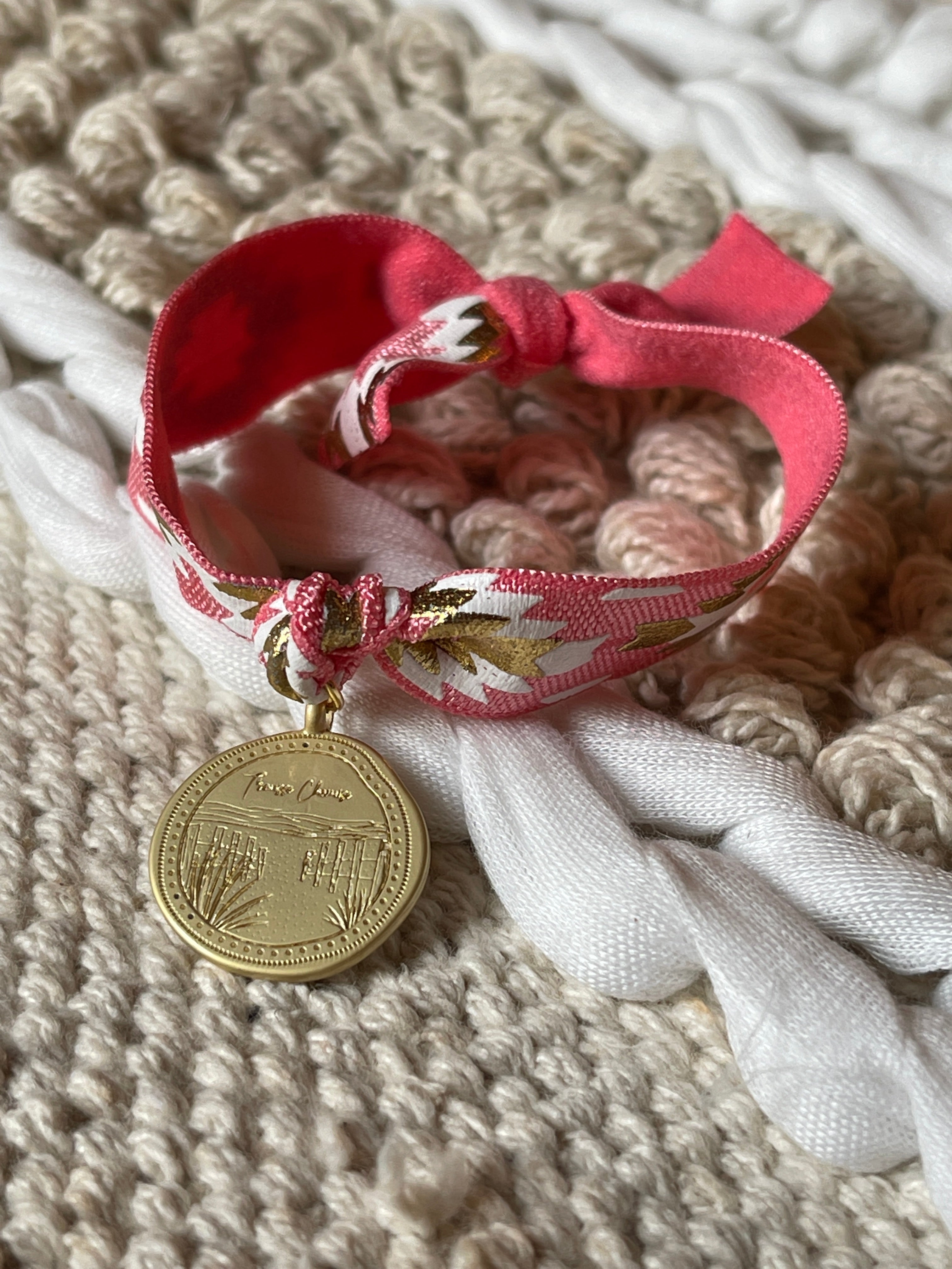 Médaille + ruban ethnique ROSE