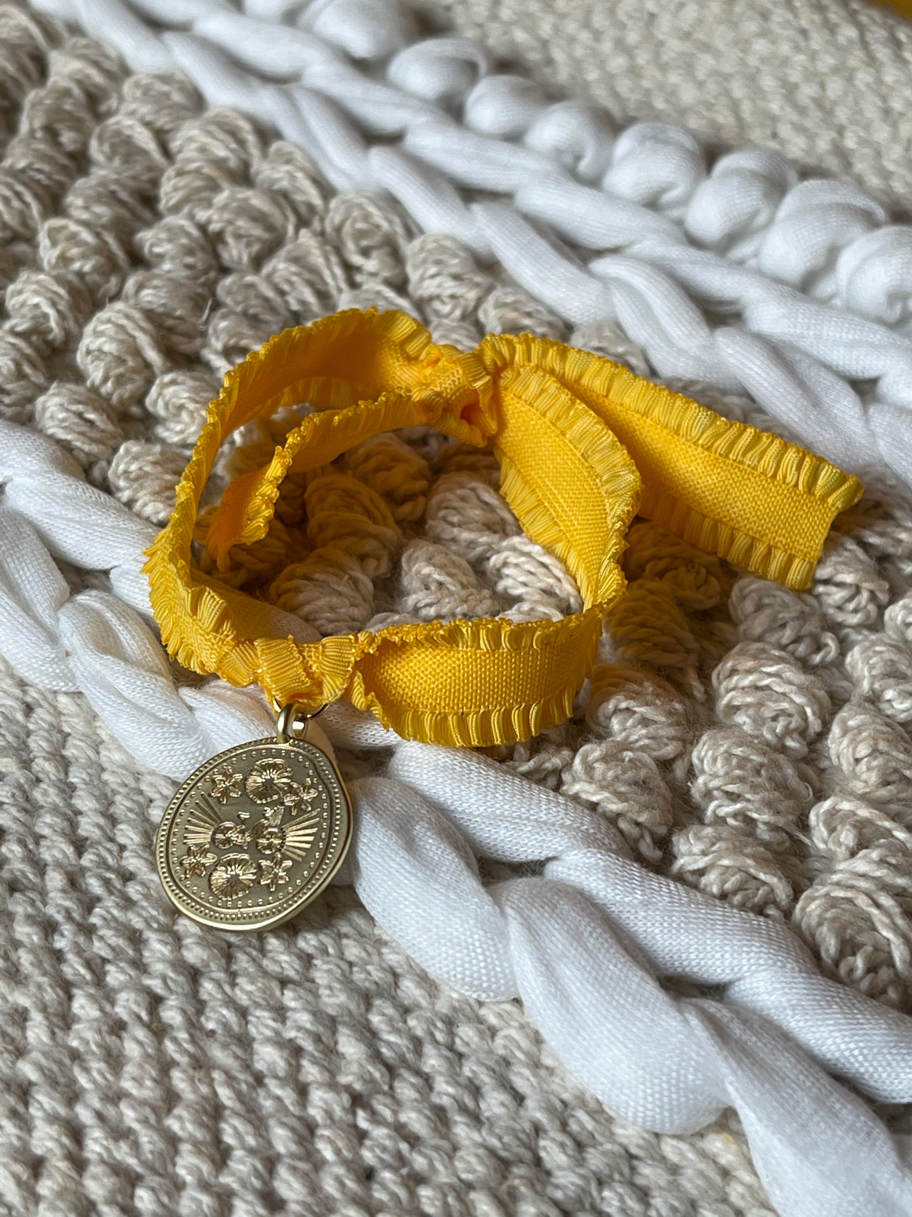 Médaille + ruban uni MOUTARDE